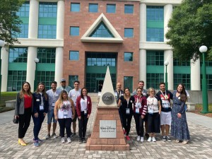 Grupo visita Disney Office (3)