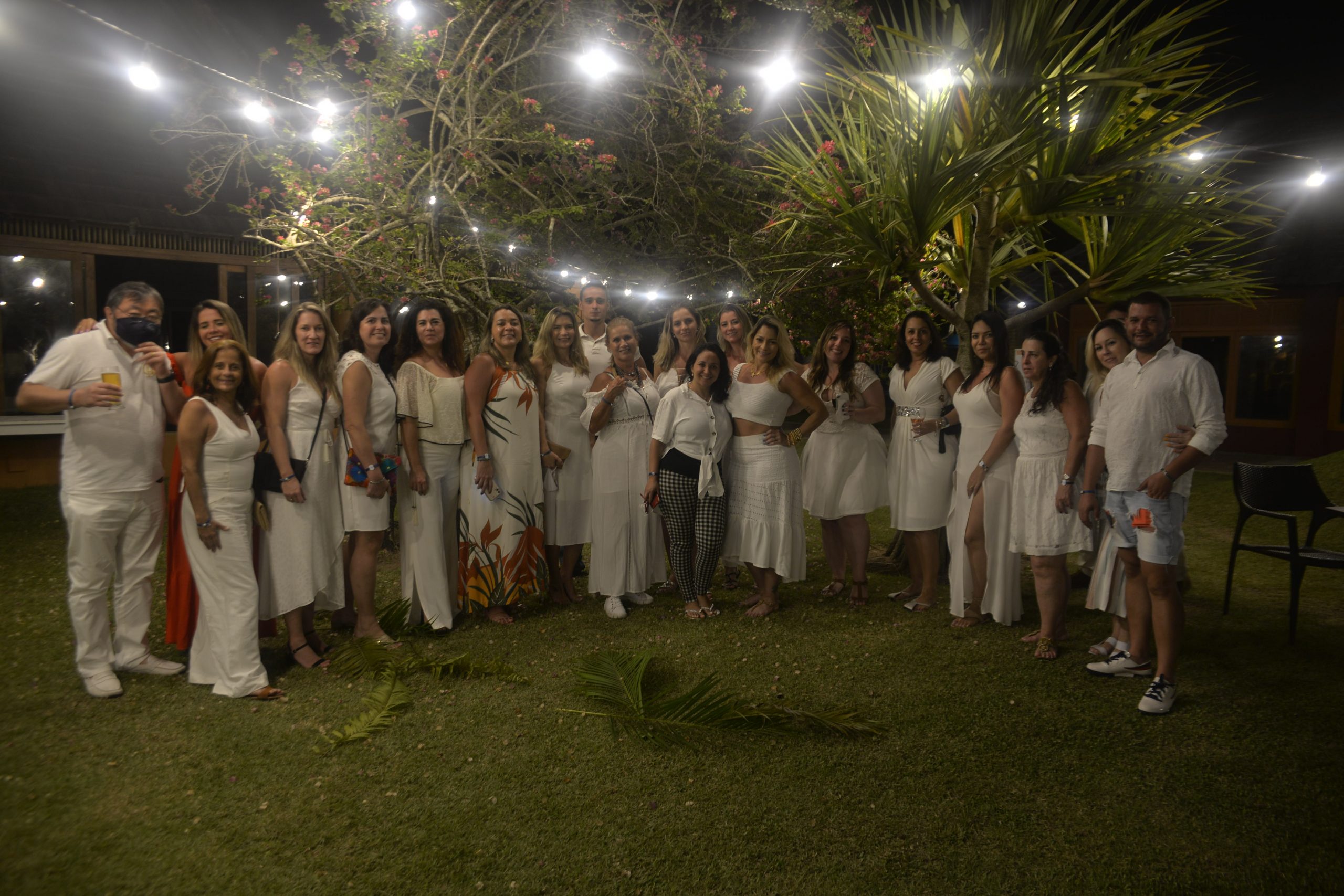 No segundo dia de Famtour agentes participam de “Festa do Branco” no Club  Med Trancoso – VoeNews – Notícias do Turismo