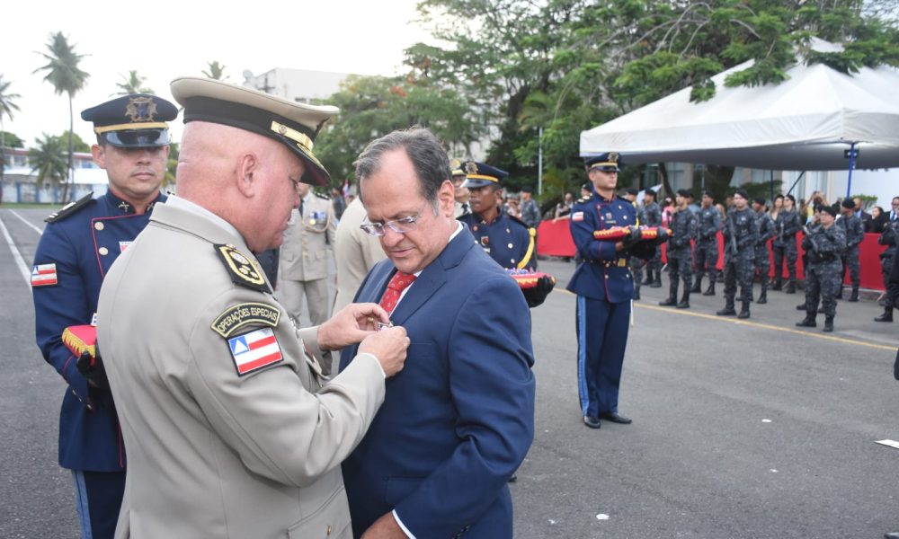 Maurício Bacelar es homenajeado por la Policía Militar de Bahía – VoeNews – Notícias do Turismo